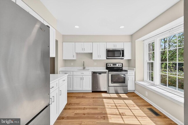Building Photo - 7306 Eggar Woods Ln