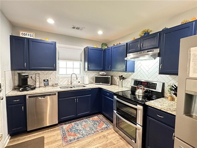 Photo - 285 Whitaker Cir NW