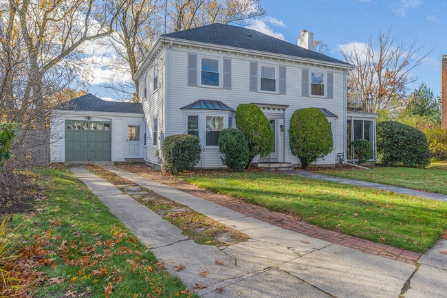 Photo - 83 Betsey Williams Dr