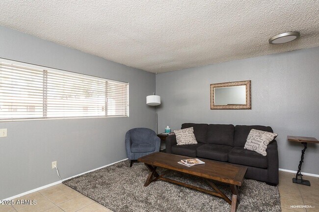 7436 E Chaparral Rd Unidad B204