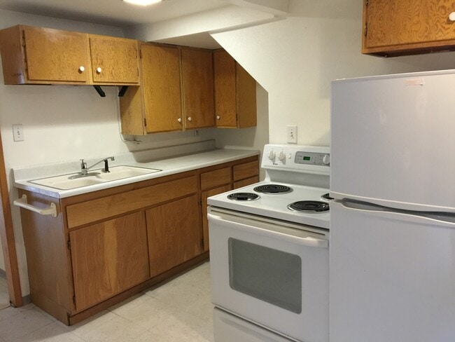 Photo - 1150 NE Harvey Rd Unit B