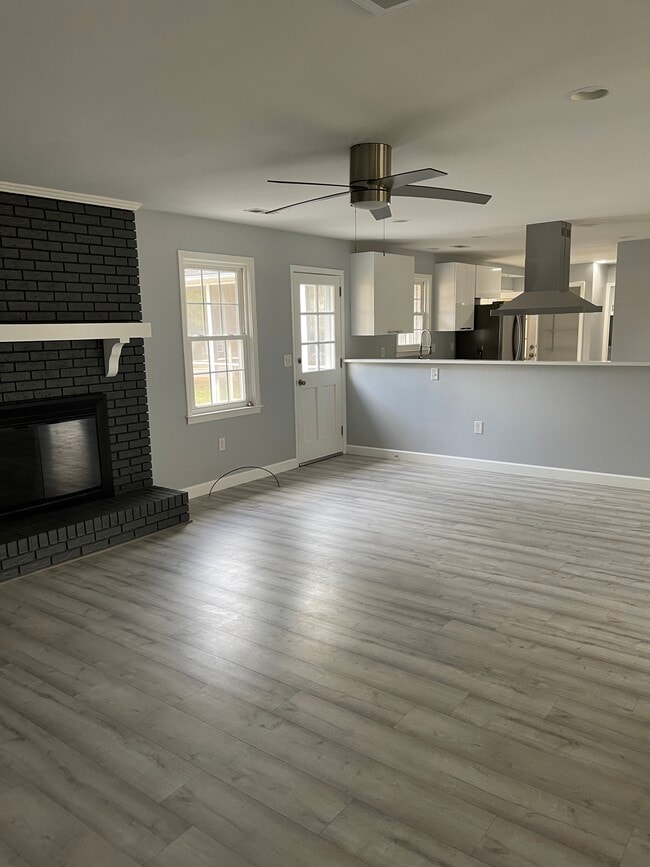 Building Photo - 203 Wemberly Dr Rental