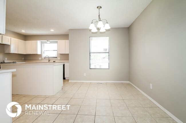 Photo - 705 Waterview Rd