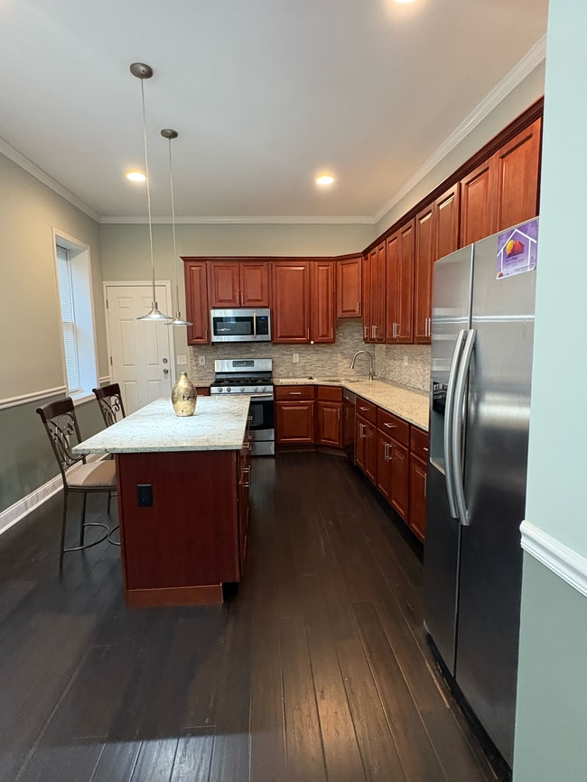 Photo - 1046 W Lombard St