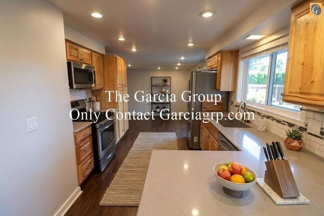 Photo - 1102 NE Kathryn St