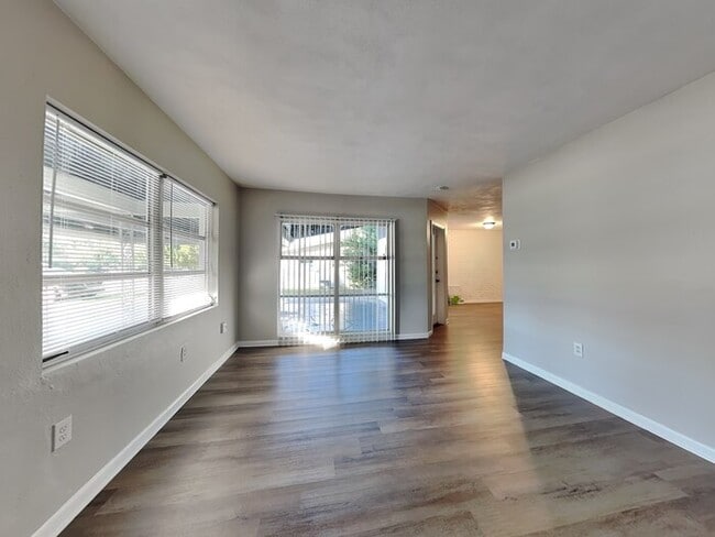 Photo - 1627 N Powers Dr