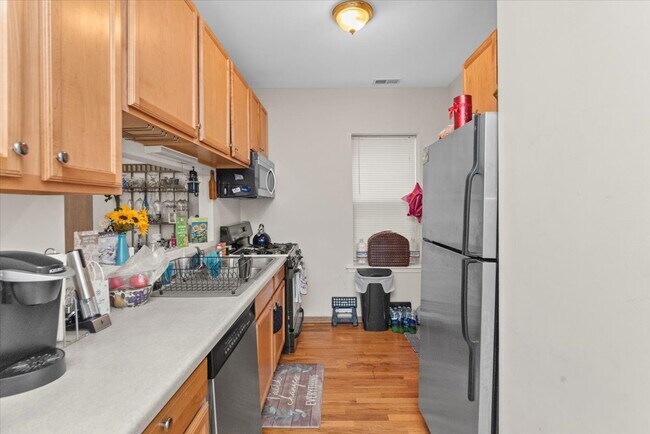 Photo - 2307 E 70th Pl Unidad 214