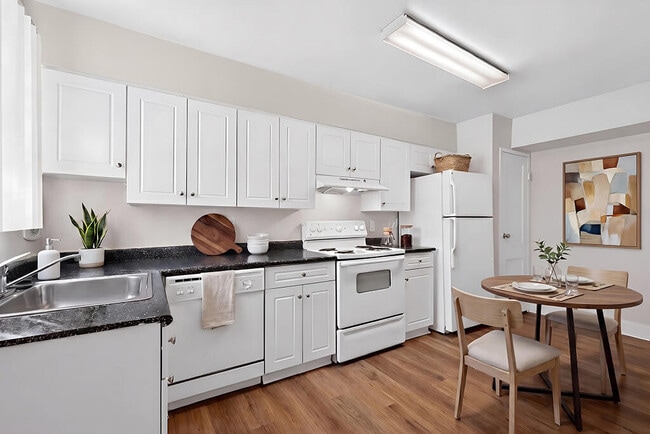 Building Photo - The Barrington Apartments