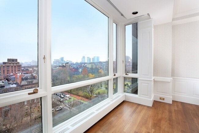 Building Photo - 2 Commonwealth Ave Unit 11H Rental