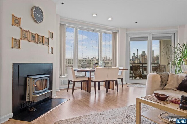 Building Photo - 600 Harbor Blvd Unit 815