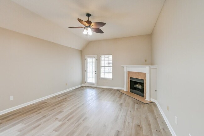 8262 Regal Bend Dr