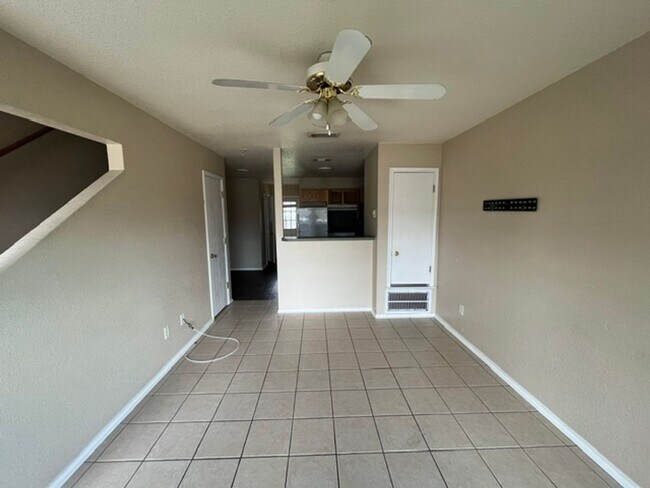 Photo - 4411 Abigail Dr Unit B