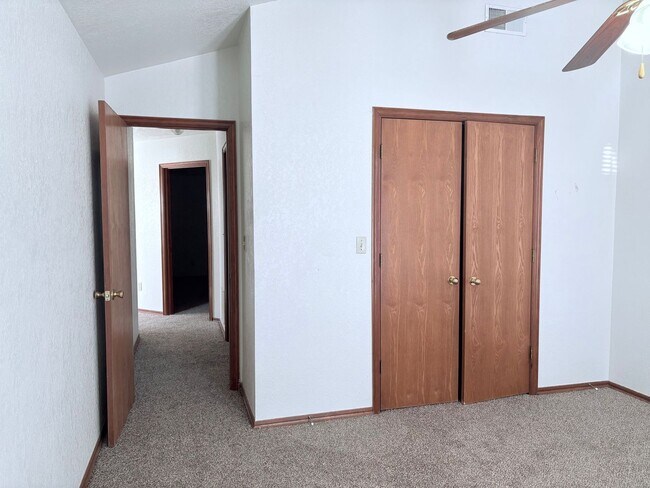 3200 Ridgecrest Ct