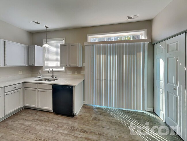 Photo - 2820 Oasis Ln