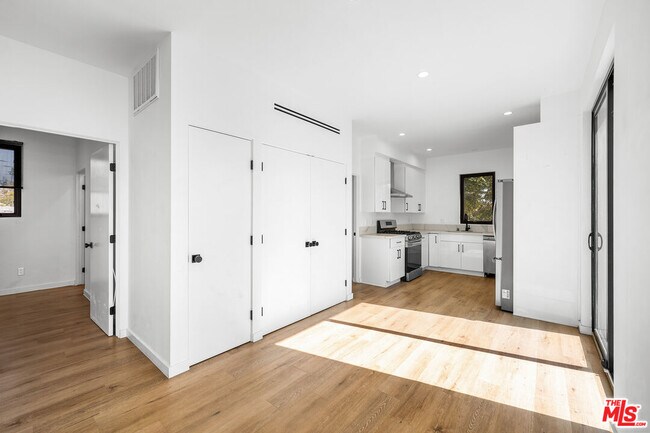 Photo - 2646 Westwood Blvd