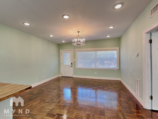 Photo - 3404 Leslie Dr