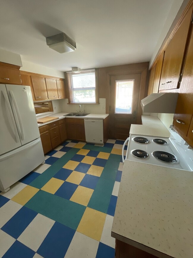 Cocina 2 - 110 Woodward St Unidad Lower Level