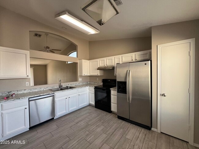 Photo - 8631 N 112th Ave