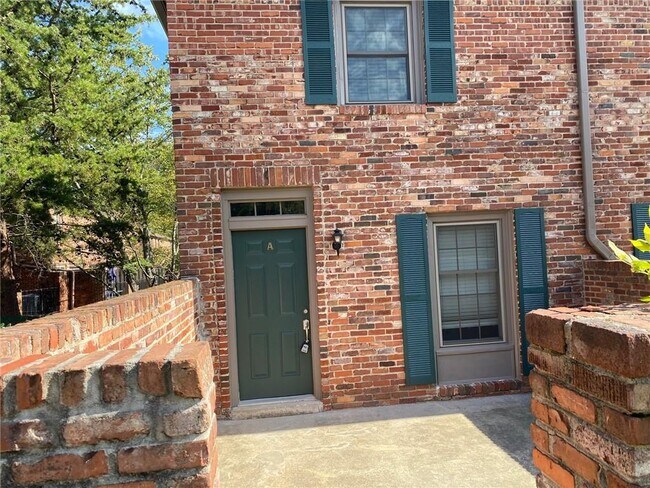 Photo - 3087 Colonial Way Unit A