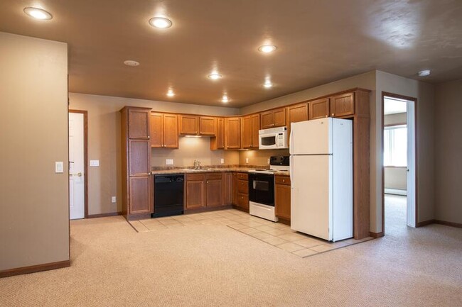 Photo - 830 E Elm Dr