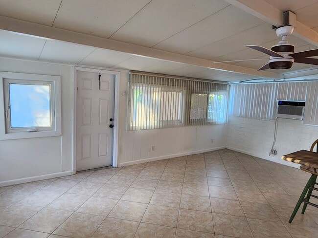 Photo - 465 SW 59th Ave