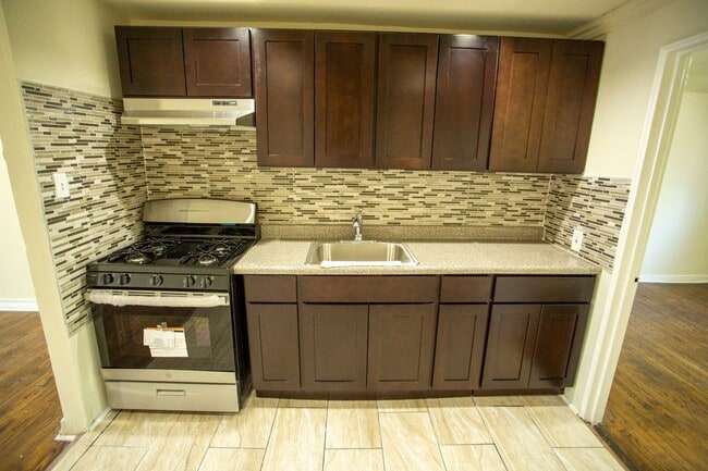 Photo - NEWLY RENOVATED 1 BEDROOM APARTMENT - 6430 1/2 TULIP ST