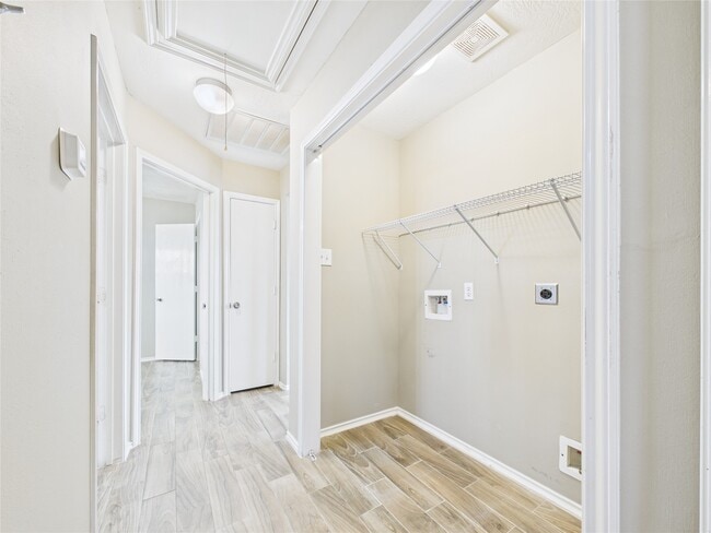 Photo - 3318 Field Manor Ln