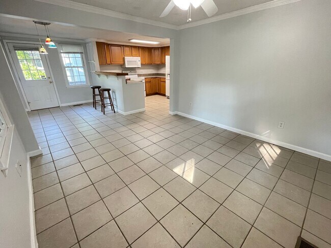 Photo - Sweet Retreat!  Updated 4br 2ba house w/ p...