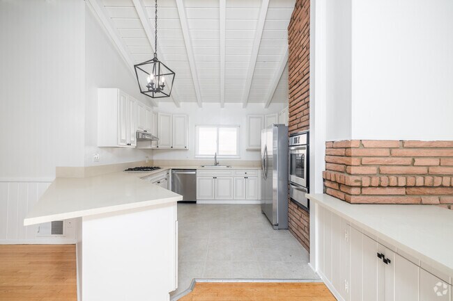 3BR, 2BA - 1,650SF - Kitchen