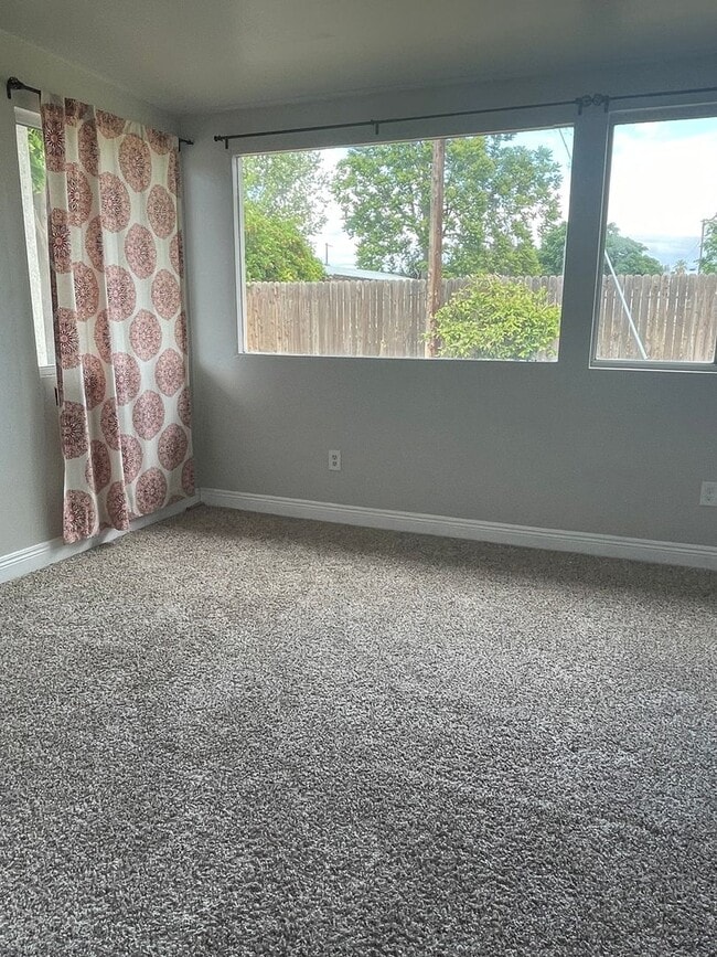 Photo - 265 Hudson Dr