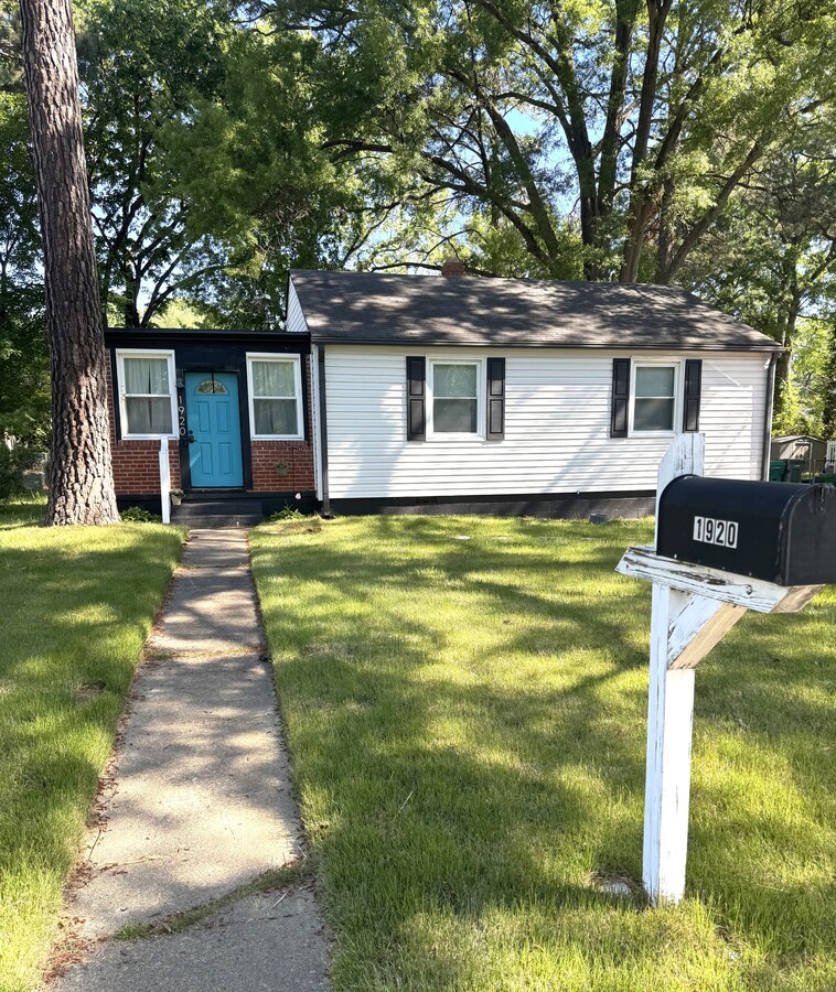 Photo - 1920 Watts Ln House