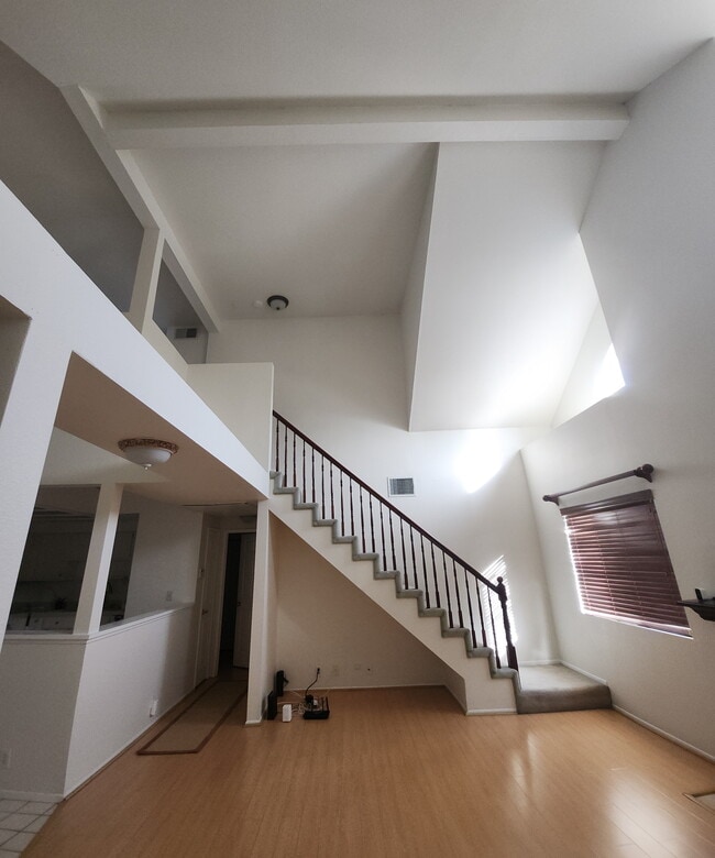 Photo - 5420 Sylmar Ave Unidad #311