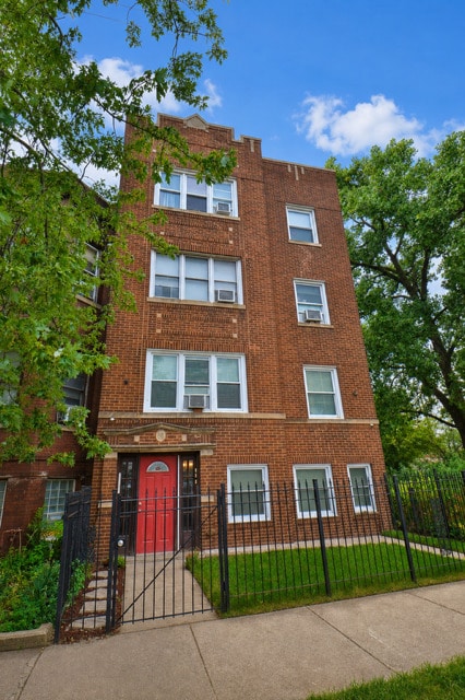 Building Photo - 834 N Christiana Ave Unit 1