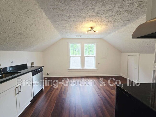 Photo - 1218B Chester Ave