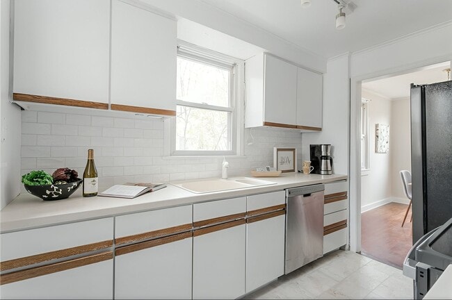 Photo - 205 Lattimore Rd