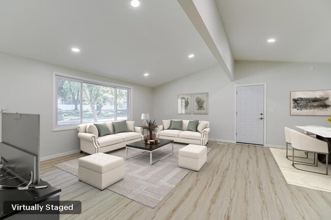 Building Photo - 835 Niagara Ln N