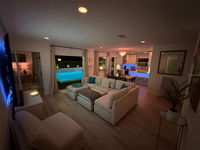 Photo - 111 N Cirus Ave