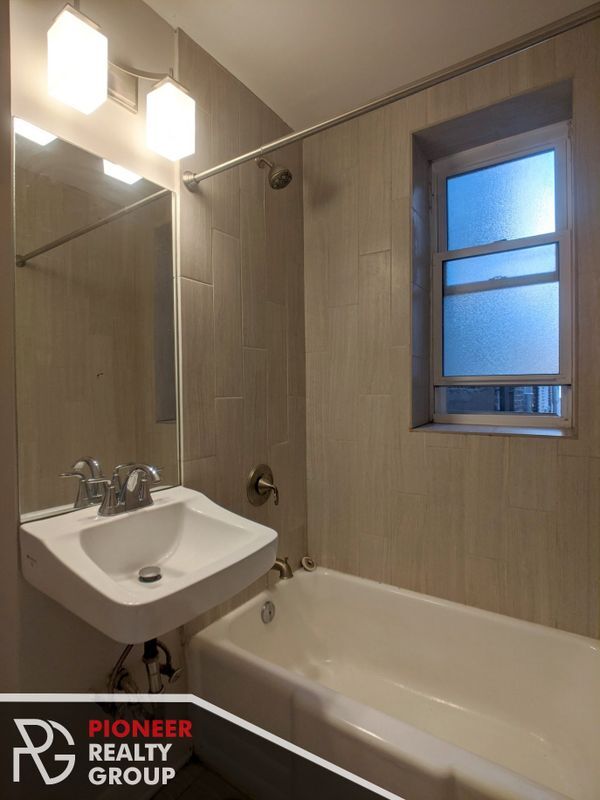 Photo - 511 W Belmont Ave Unit 31