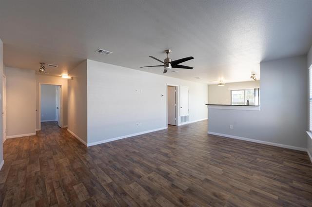 Photo - 1705 Willow Way
