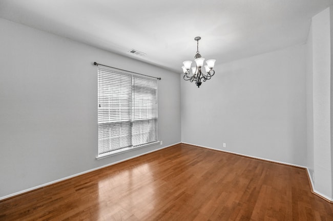 Photo - 3005 Manor Green Blvd