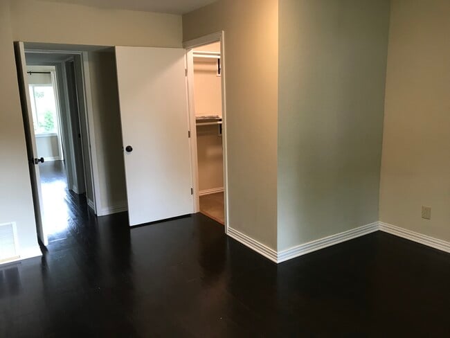 Photo - 823 Jackson St