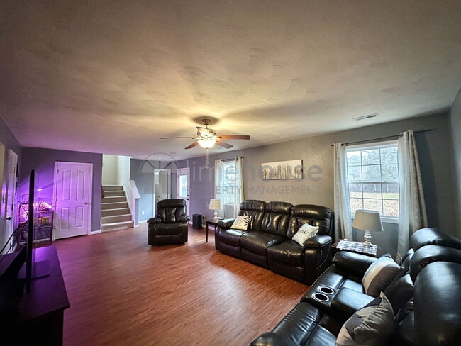 Photo - 4824 Kennebeck Ave