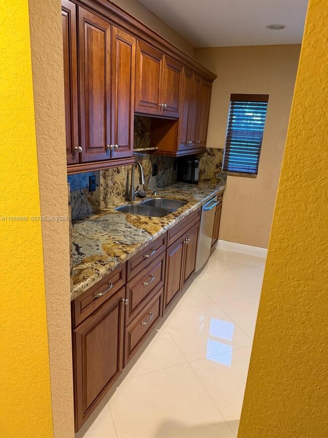 Photo - 830 NE 20th Ave Unit 3