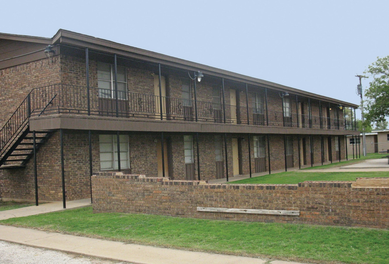 Primary Photo - College Palms Apartments