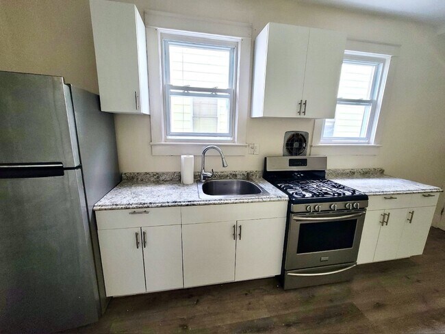 Photo - 171 Van Buren St