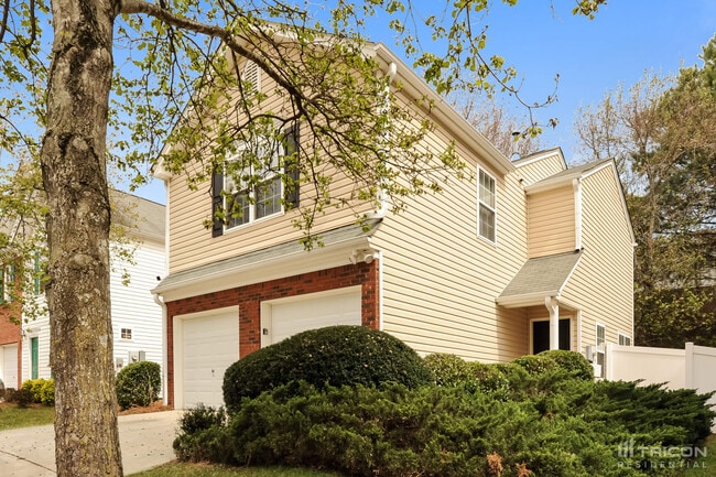 Building Photo - 220 Osmanthus Way