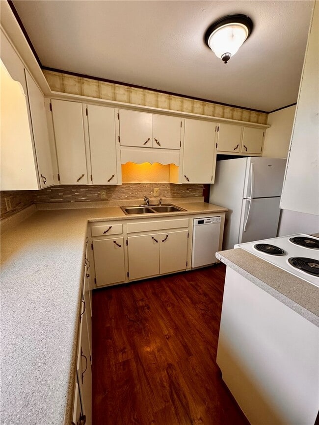 Photo - 307 SW 12th St