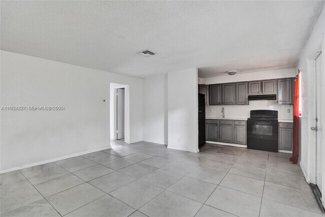 Photo - 5308 NW 18th Pl Unit 2