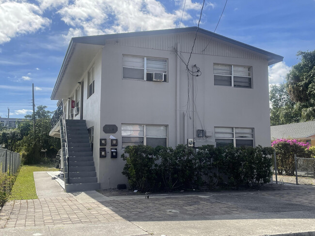 Photo - 914 4th St Townhome