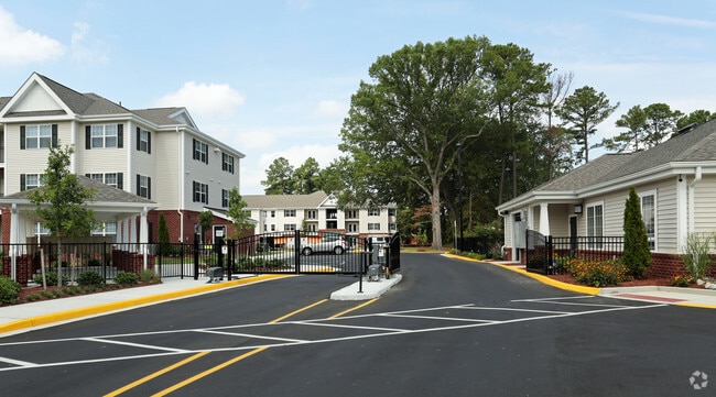 Photo - The Pointe at Pickett Farms